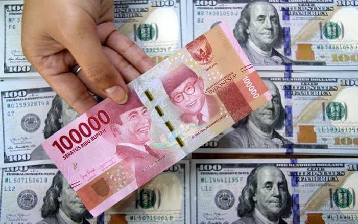 Rupiah Makin Tertekan, Nyaris Rp16 Ribu per Dolar AS